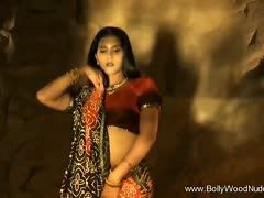 Tanzverführung mit indischer Schönheit
