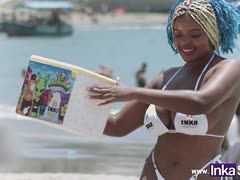 Dickbusige Schwarze beim vögeln mit ihrem weißen Lover